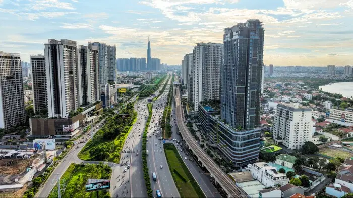 Nguồn cung nhà ở tại TP.HCM chủ yếu là phân khúc cao cấp